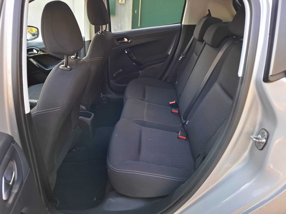 Peugeot 208 1.6 BlueHDi Style Apenas 111 Mil Kms Nacional de 2016/11