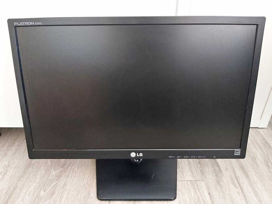 Монітор LG E2242 - діагональ 22 дюйма