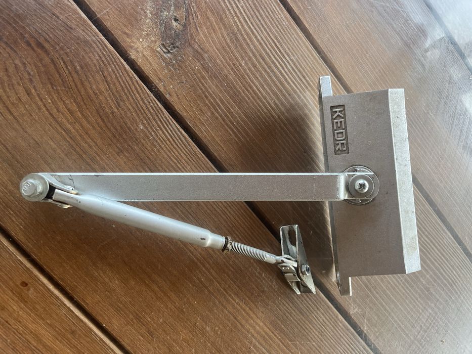 Доводчик дверей  Кедр