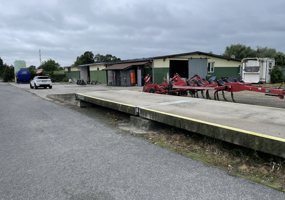 Sprzedam plac mieszkaniowo uslugowy 0,55 ar . Wiaty , waga