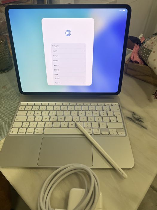 iPad Pro 13’’ (2024) Preto Sideral + Apple Pencil Pro + Teclado Apple