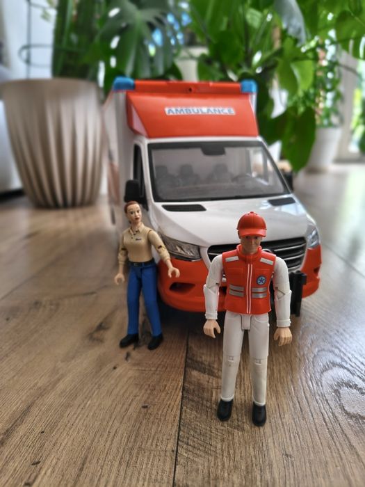 bruder karetka mercedes-benz sprinter z kierowca