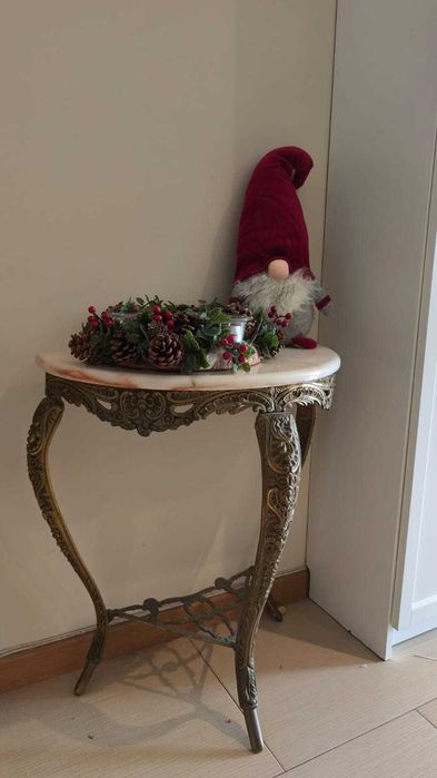 Aparador /mesa lateral pés em ferro e tampo mármore