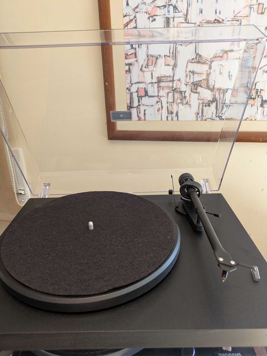 Vendo Dois Gira discos. Acoustic Research AR XA e Project Debut III