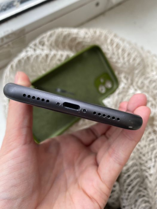 Iphone 11 i 64 gb Neverlock в гарному стані!