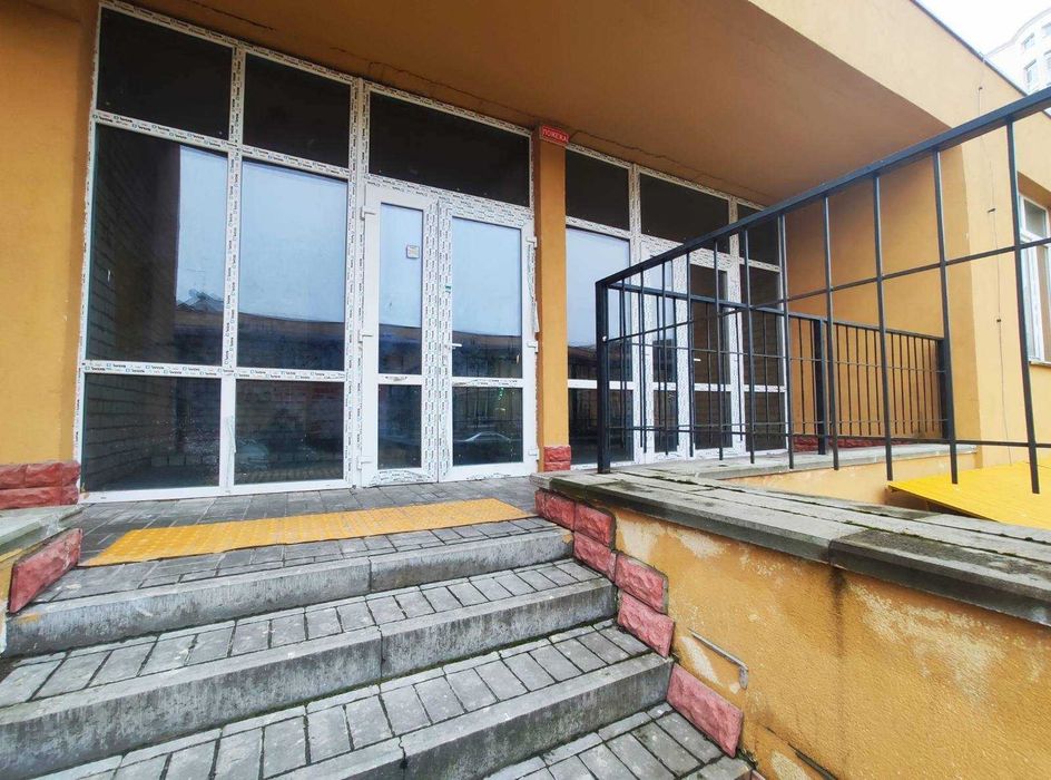 Продаж неж приміщення 1 пов ЖК Чайка(до метро 10 хв) 200м кв  дешево