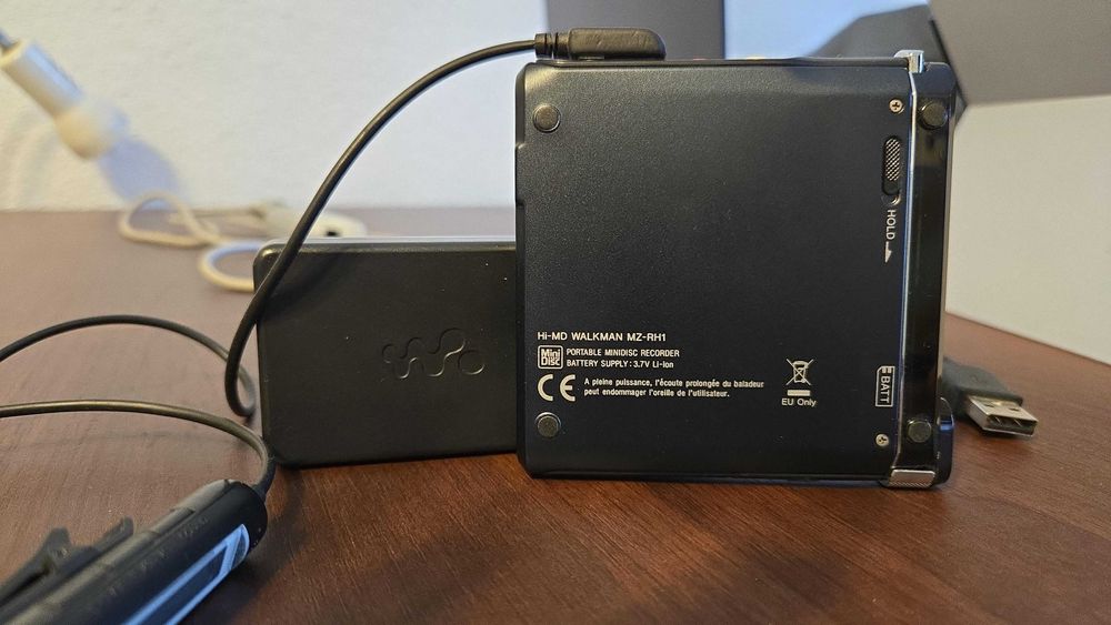 SONY MiniDisc RH1 walkman