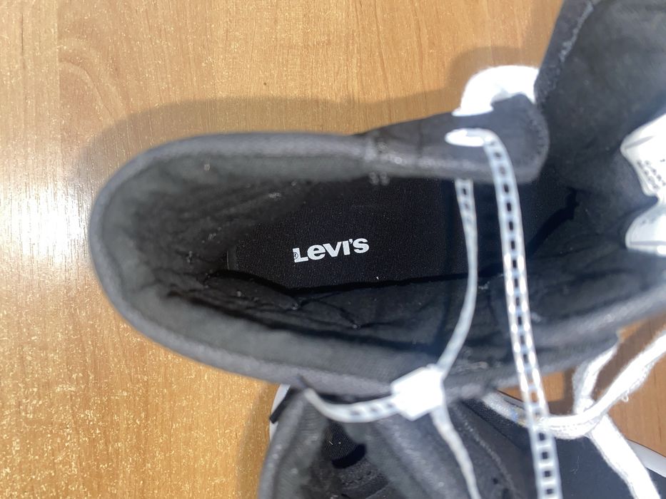 Кеди високі жіночі Levi's (оригінал) — Нові, р. 41 (9.5 US)