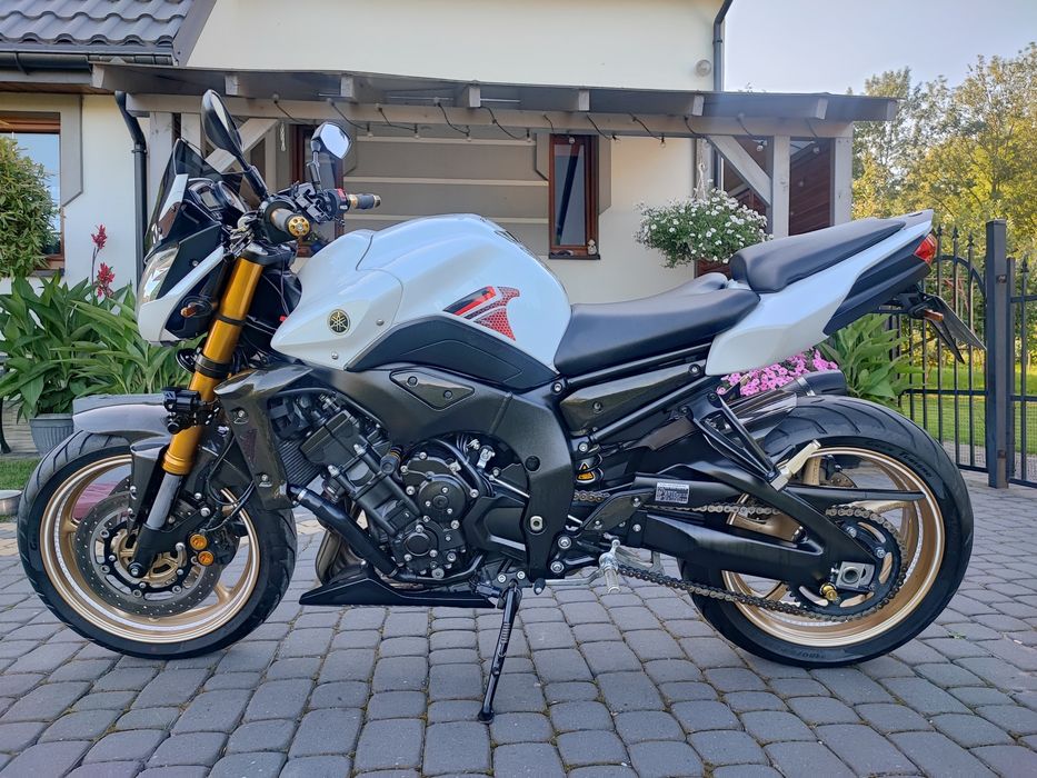Piękna Yamaha FZ8 carbon