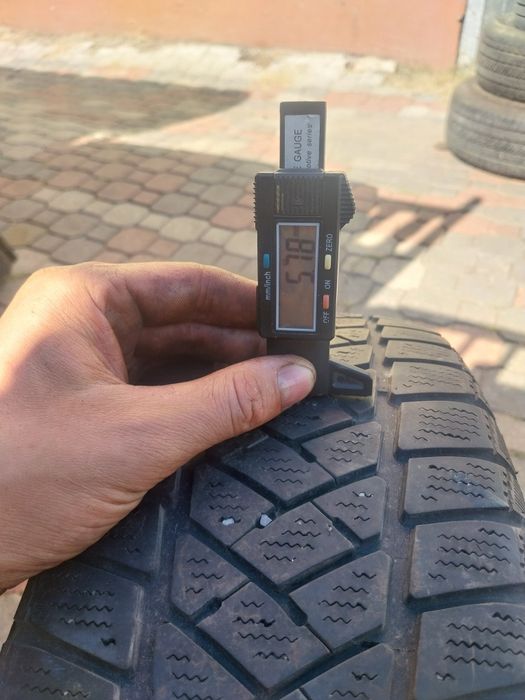 Opona Zimowa Dunlop 185/65R15  88Q