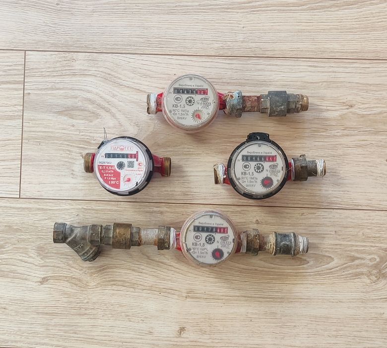Продам лічильники води та шарові крани