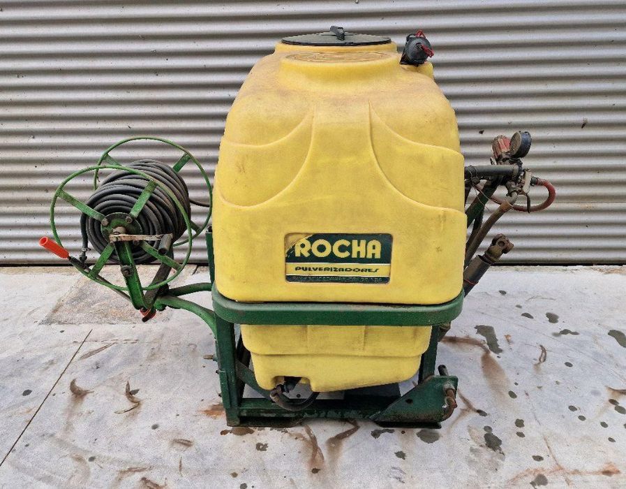 Pulverizador rocha 400l
