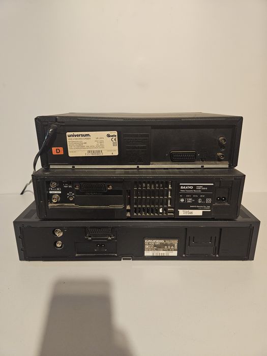 Magnetowidy VHS 3 szt
