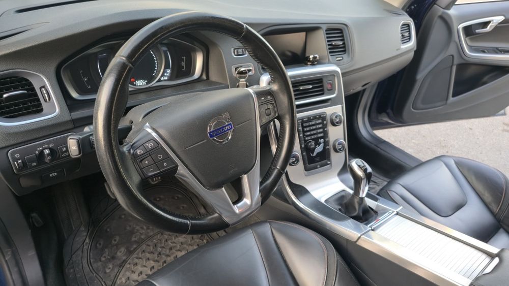 Volvo V60 R-Design Ocean Race — photo 4