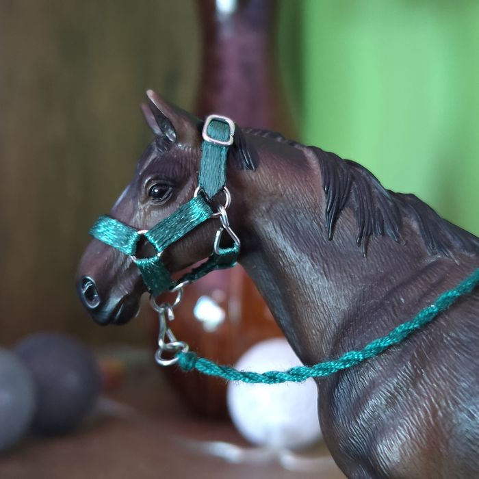 Kantar i uwiąz dla figurek koni schleich, collecta, breyer