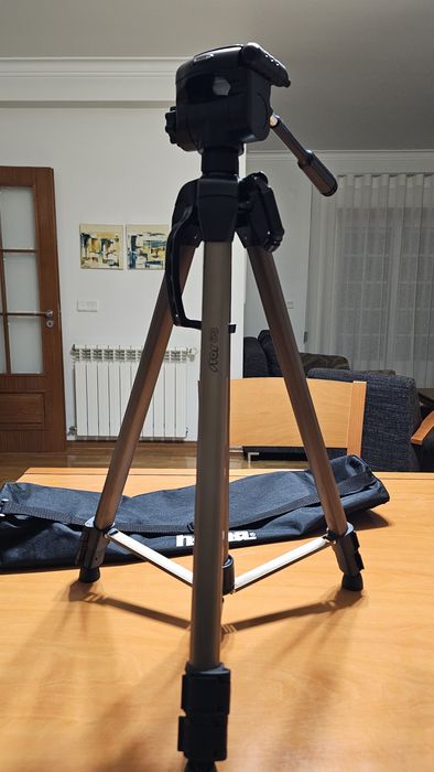 Tripé com saco de transporte