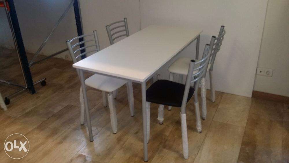 Mesa branca com 4 cadeiras "Nova"