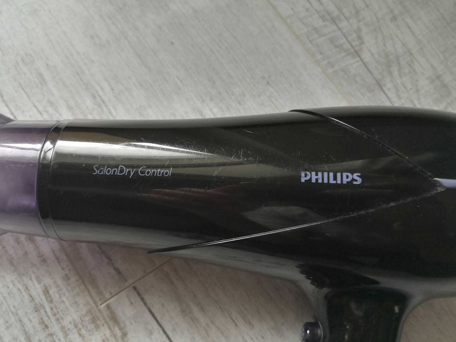 Фен Philips SalonDry Control HP8180