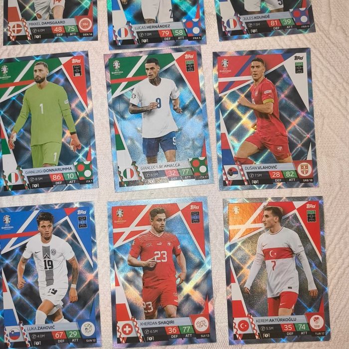 Cartas Paralelas Azuis Topps Euro 2024