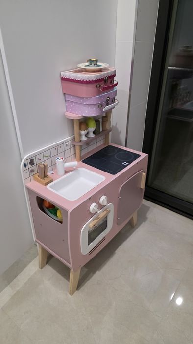 Cozinha de madeira de criança