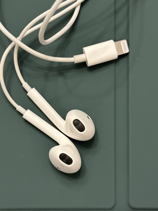 Навушники Apple EarPods with Lightning, оригінал