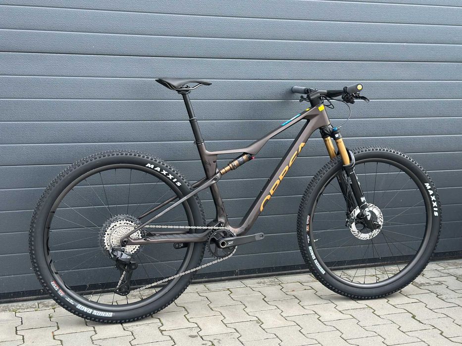 Rower górski Orbea Oiz M-PRO  Shimano XT di2 2026 rozmiar M oraz L Cosmic Carbon