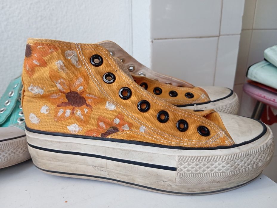 2 pares de. tênis 33