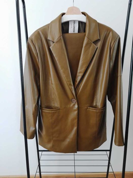 Oliwkowy garnitur damski eko skóra 42 Collusion