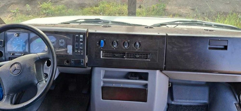 Автобус "Мерседес Бенц" Vario 614D
