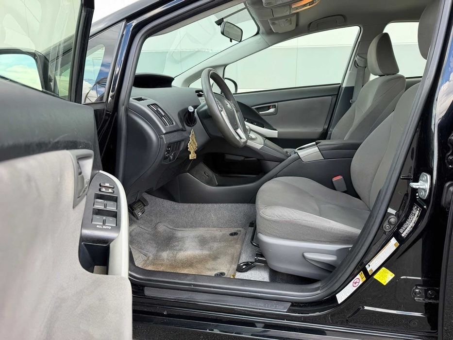 Toyota Prius Four      2015