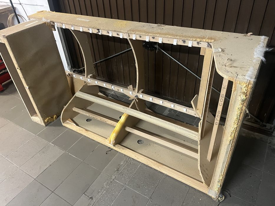 Drewno na " kurnik", "gołebnik" lub  na opał... Za  darmo !!!