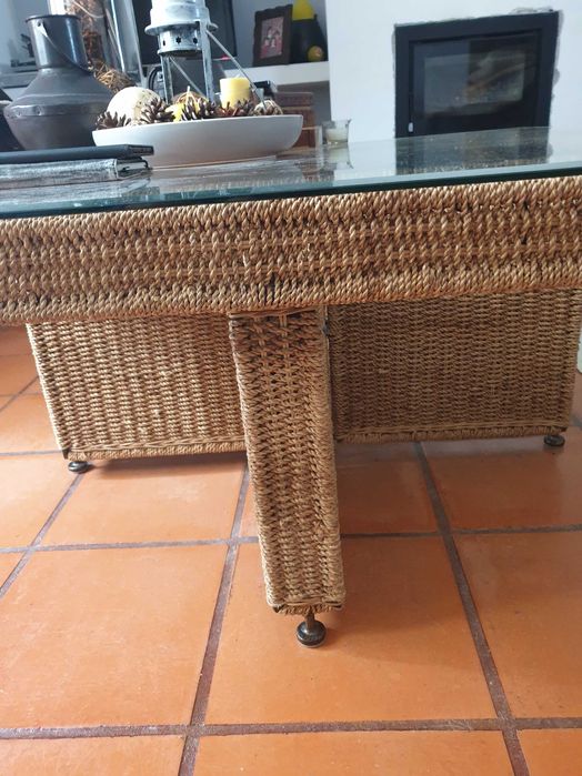 Mesa de centro tampo em vidro