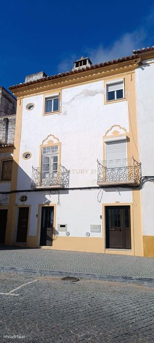 Apartamento Renovado em Caia, Elvas - 3 Quartos e Terraço