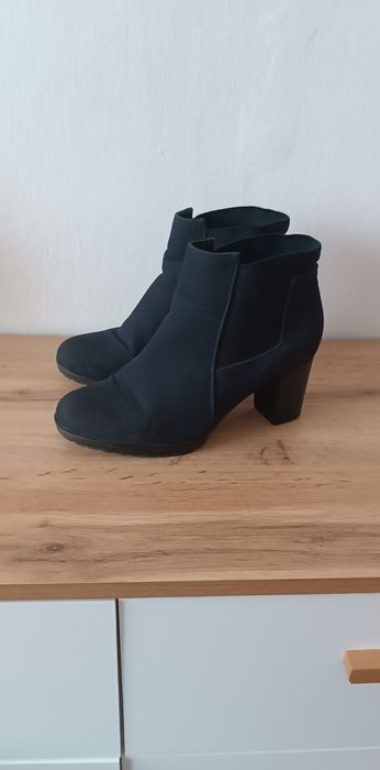Damskie botki na obcasie granatowe zamszowe 39 26 cm
