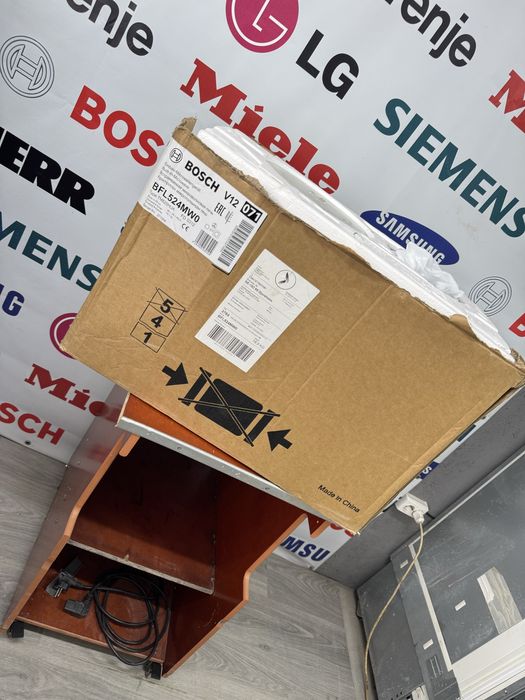 Мікрохвильовка Bosch BFL524MW0