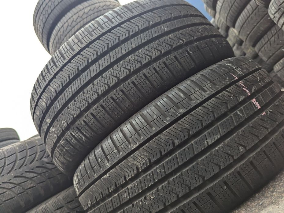 225/40R18 Vredestein