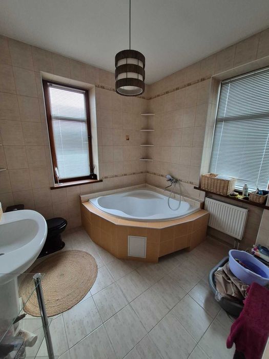 Продам добротний будинок 225м2 з ремонтом меблями і технікою, 10 соток