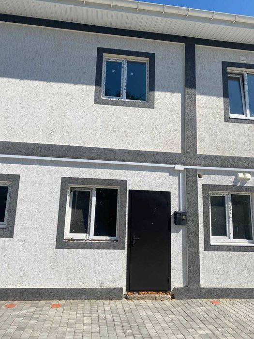 Таунхаус з газом та власною зоною барбекю на Магістральній