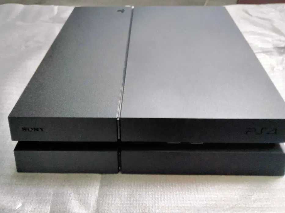 Vendo playstation 4 SONY 500 MB + sistema de som AEG
