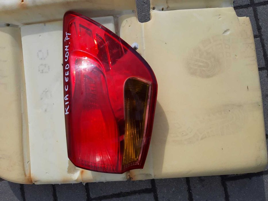 Kia Ceed II Kombi 12-15r. lampa tylna prawy tył