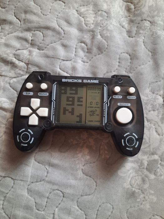Uszkodzona gra Brick Game tetris