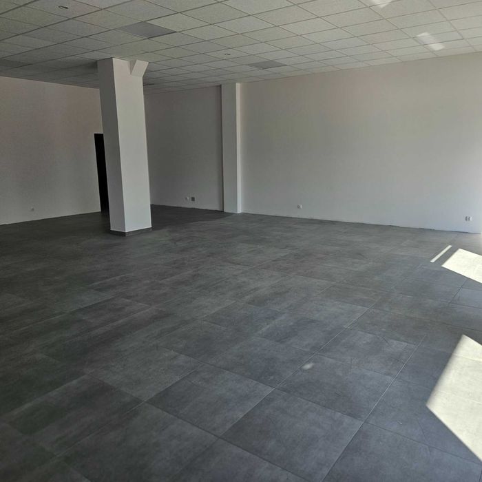 Lokal użytkowy do wynajęcia 145 m²