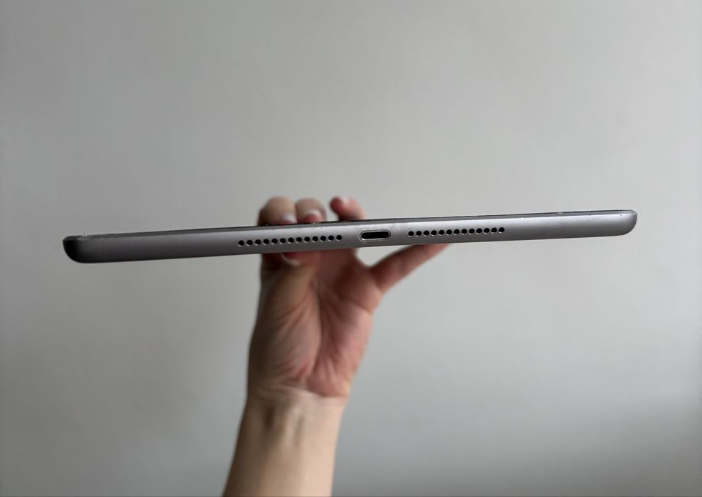 Планшет Apple Ipad 6 32 GB айпад 6-го покоління