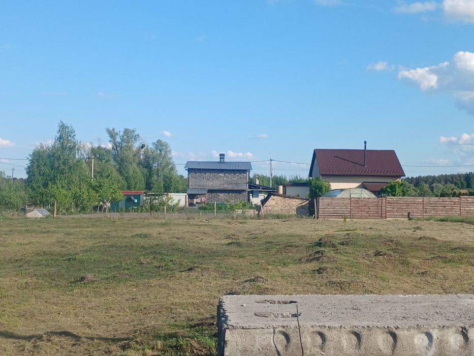 Продам земельну ділянку під будівництво.