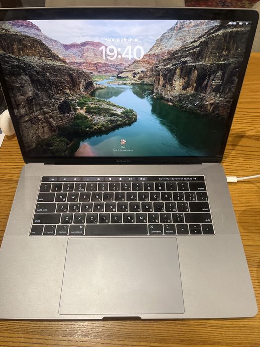 MakBook, 15”, 2019 рік