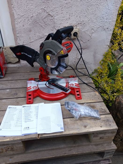 Piła ukośnica Einhell 1600 W 210 mm