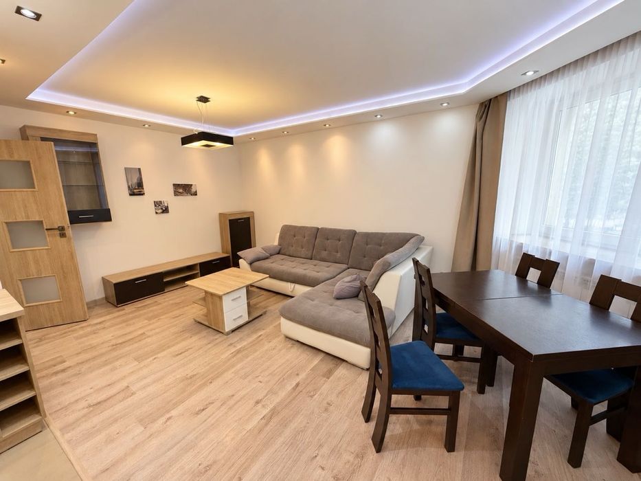 Gliwice, Centrum, Plac Mickiewicza. 3-pokoje, 64mkw z CO.