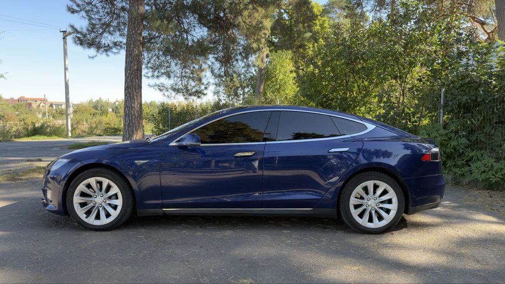 Tesla Model s 70D
