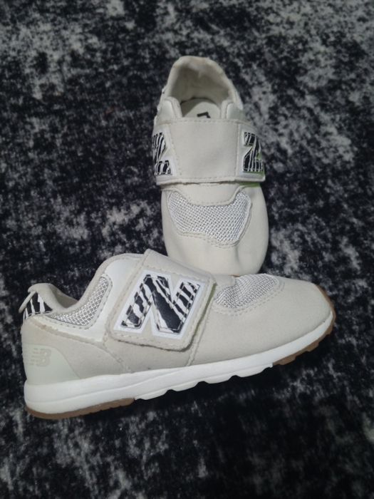 Кросівки  дитячі 22 та 24 розміру