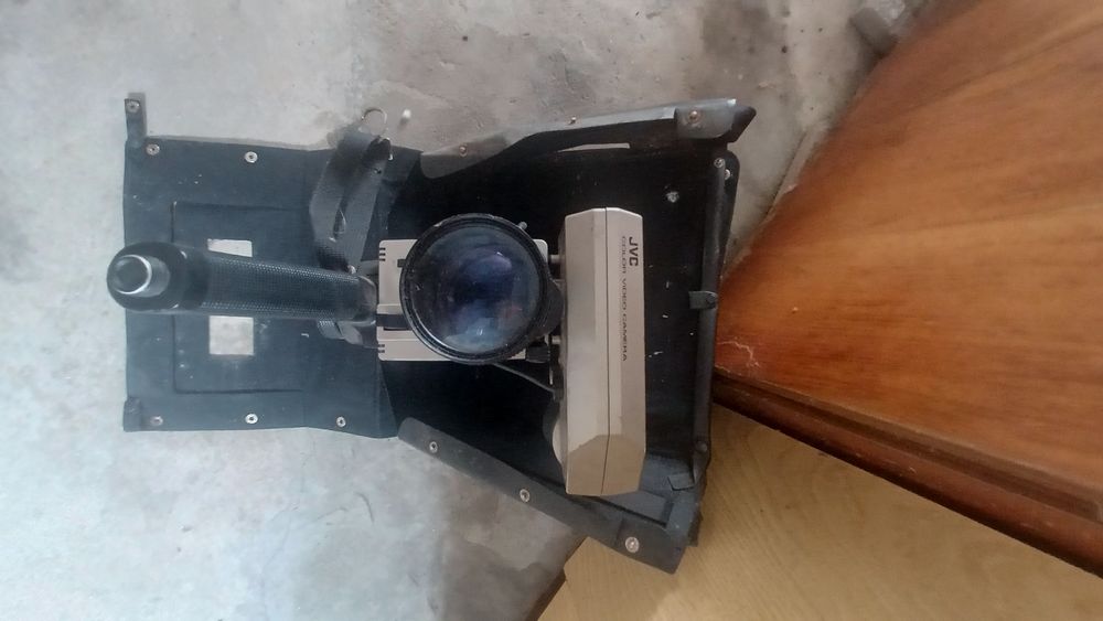 Gravador de video cassettes + camera + bateria portátil JVC